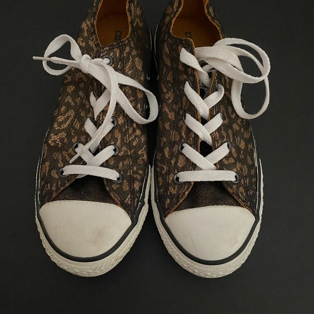 Kids Size 4 CONVERSE All Star Leopard Low Top Sneakers EUC